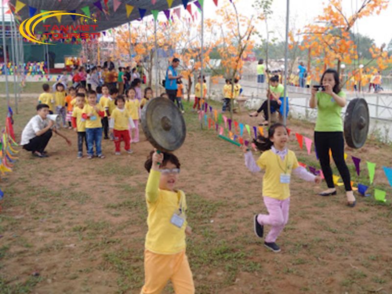 tour học sinh