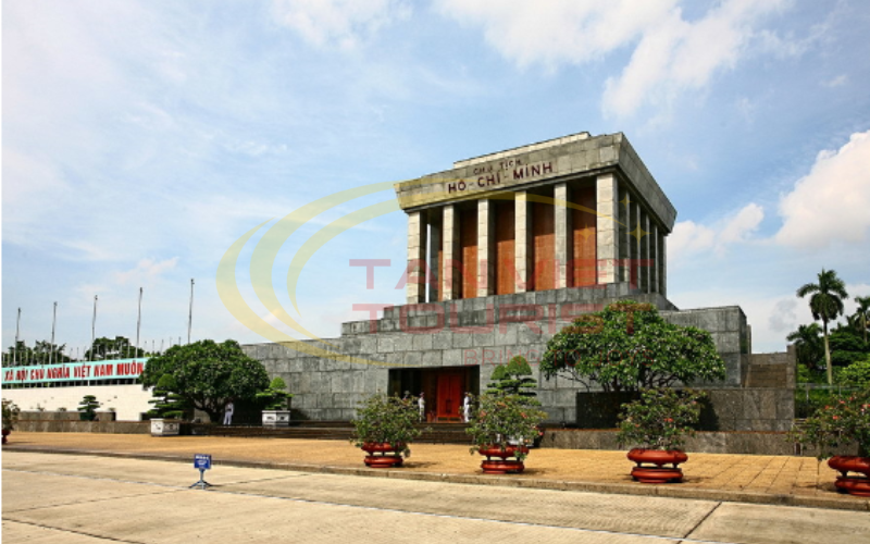 Tour học sinh, vui chơi, khám phá