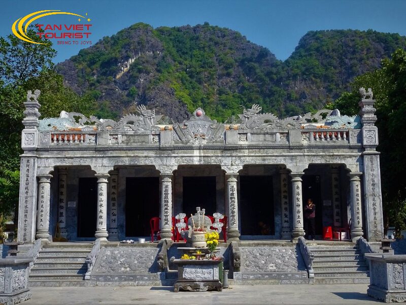 các địa điểm du lịch tâm linh nổi tiếng tại ninh bình