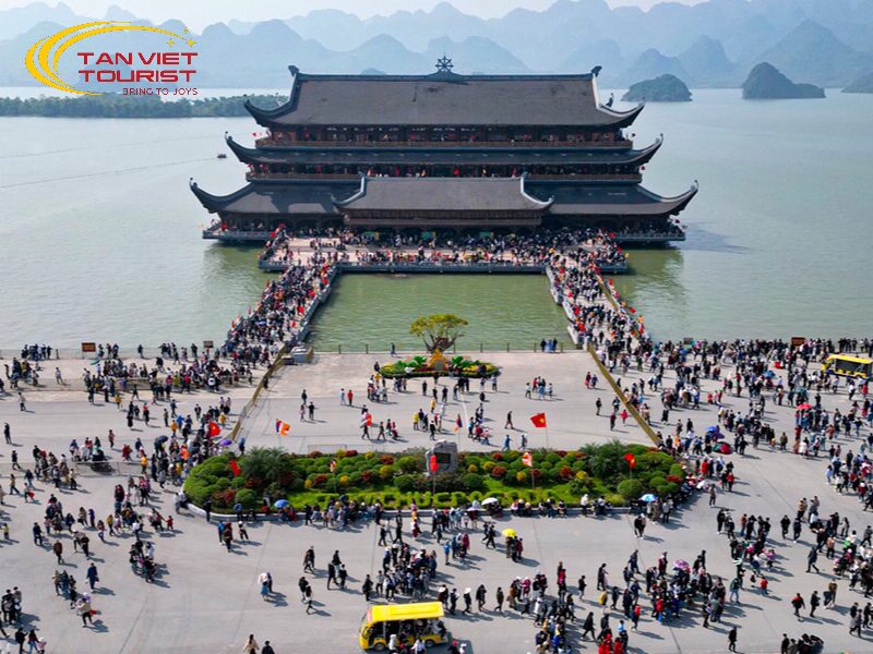 tour du lịch lễ hội đầu năm