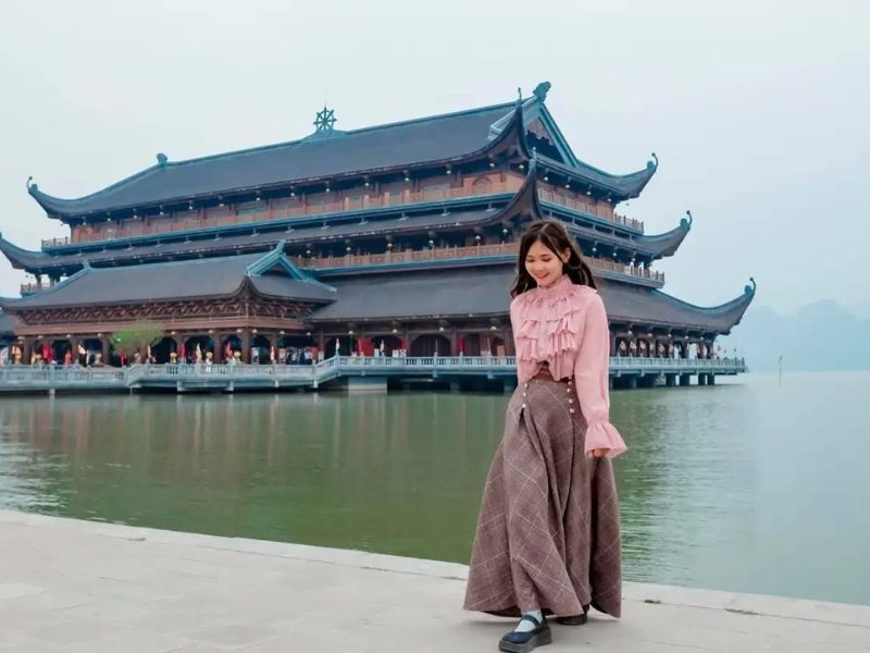 Giá tour Chùa Tam Chúc mới nhất 2026 và ưu đãi hấp dẫn từ Tân Việt Tourist